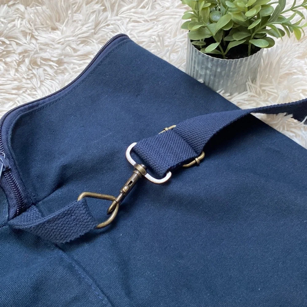 🎉HP🎉 Eddie Bauer Convertible Duffle Bag 💗 Navy & Tan